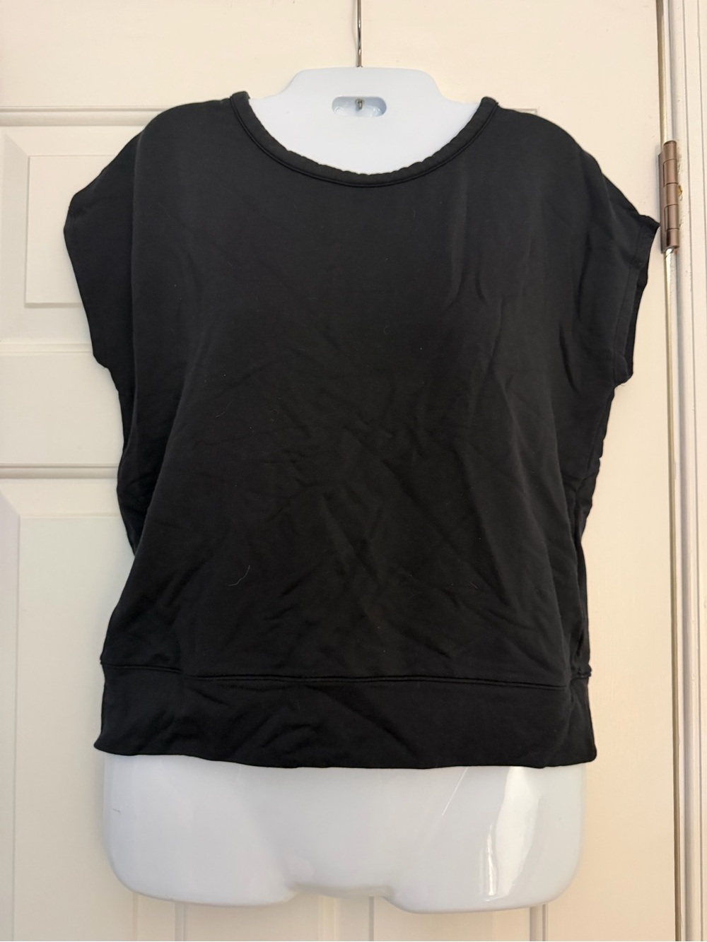 Athleta Black Open Back Workout Top Women's M Yoga Athletic Tee